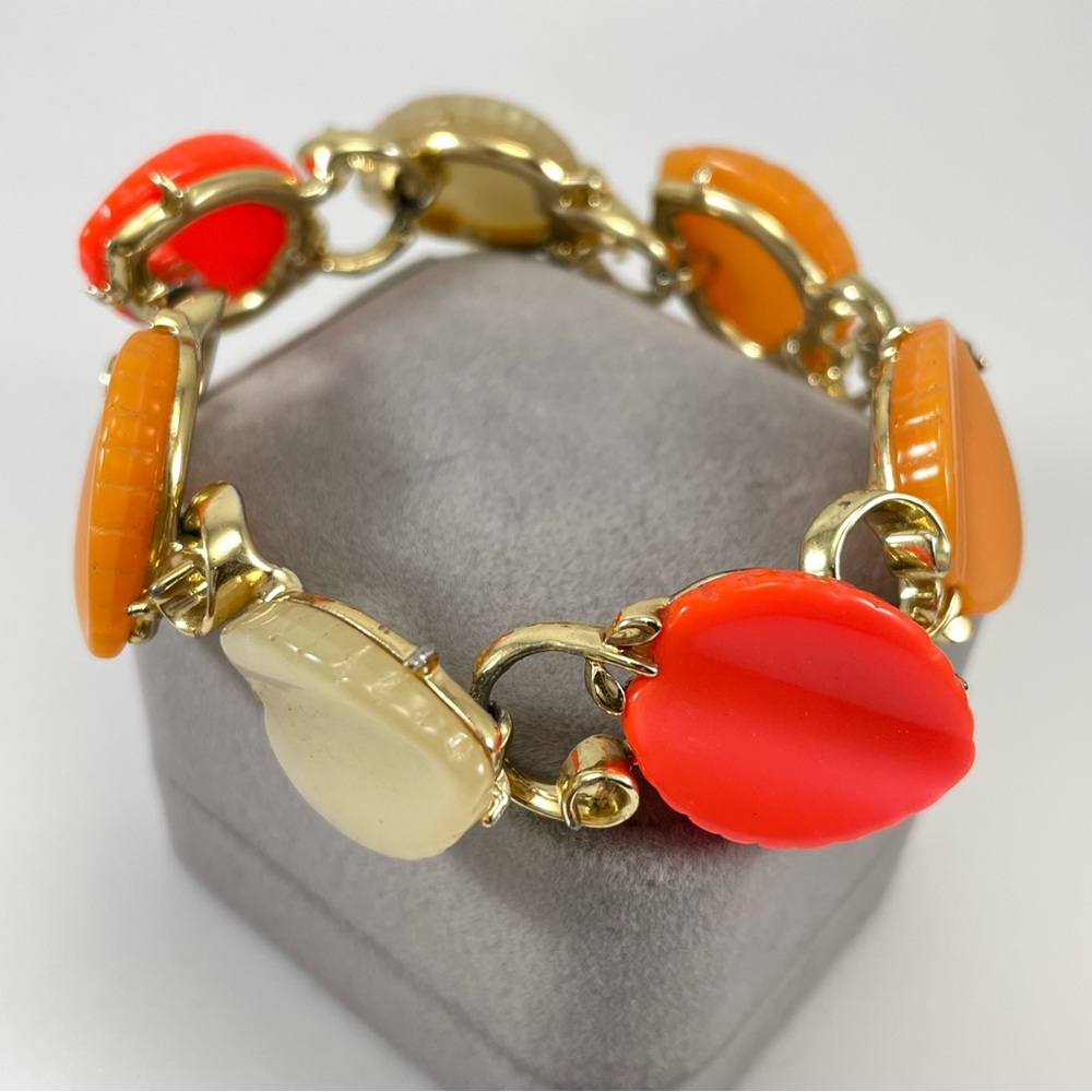 Vintage Signed Lisner Multi Color Thermoset Leaf Gold Tone Bracelet